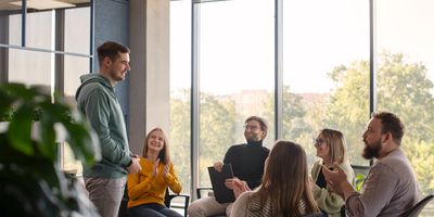 faili authentic-group-therapy-meeting.jpg allalaadimine